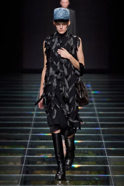 Look 1